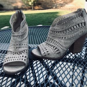 Not Rated Women's Groove Thang Ankle Bootie